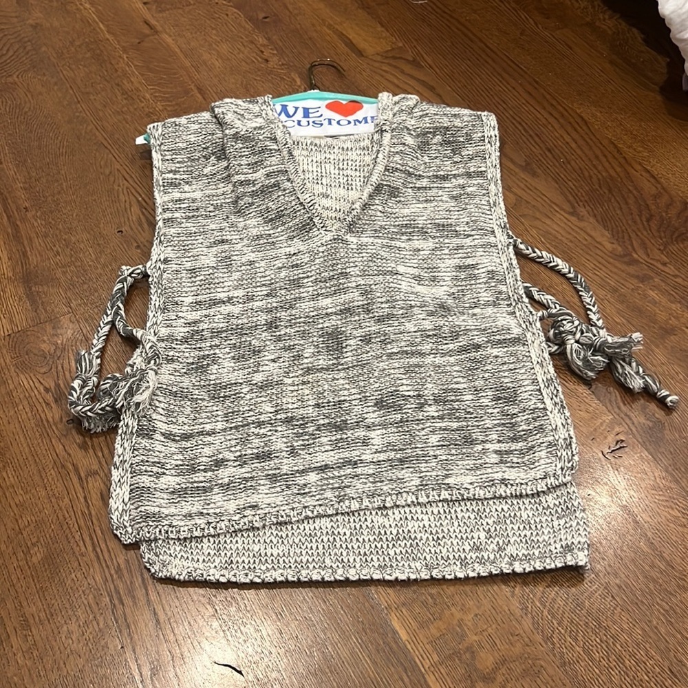 Vintage Havana Women’s Sweater Vest Grey and White Size Large